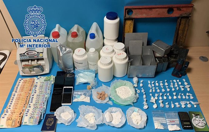 Droga, dinero y otros objetos incautados