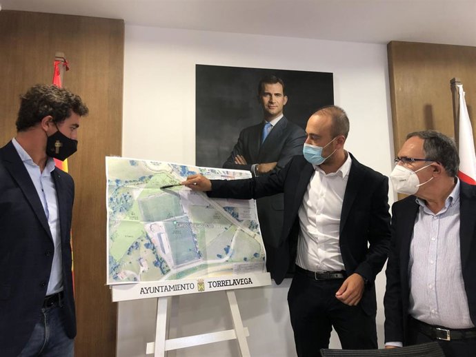 Presentación del proyecto de la piscina de verano