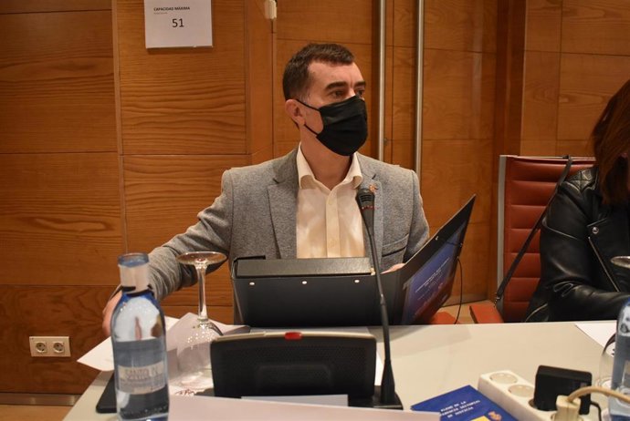 El consejero de Políticas Migratorias y Justicia del Gobierno de Navarra, Eduardo Santos