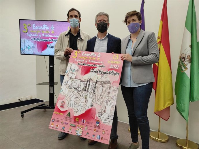 Francisco Ángel Sánchez (centro), entre Antonio López, y la edil de Fuente Palmera Laura Sánchez.