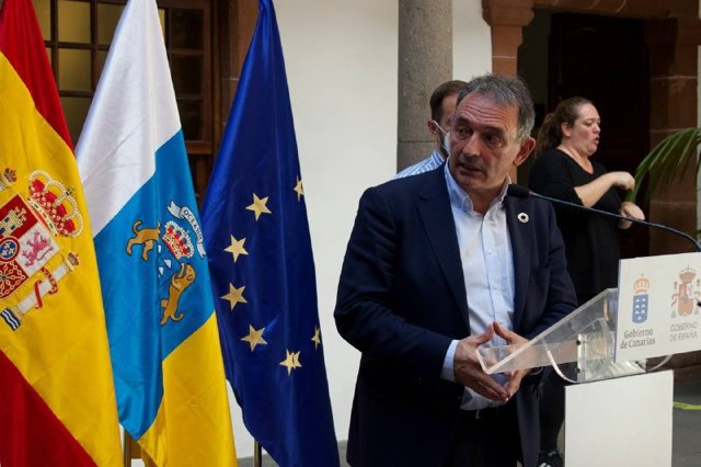 El secretario de Estado de Agenda 2030, Enrique Santiago, durante su visita a la isla de La Palma