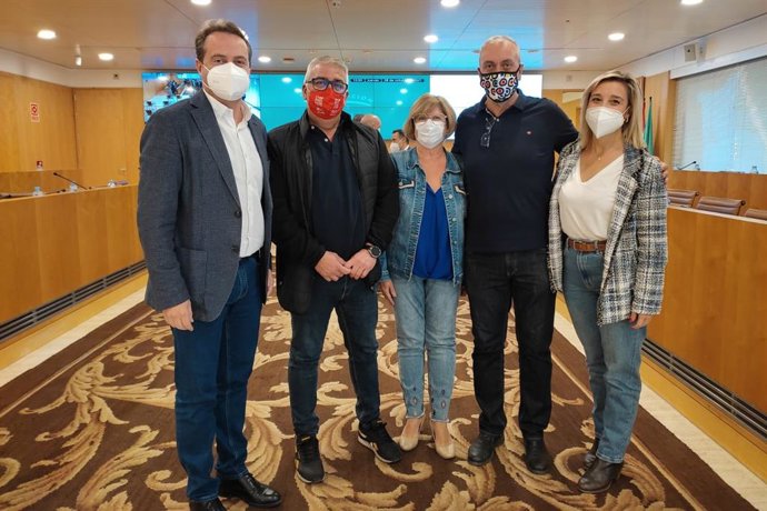 Imagen tras el acuerdo plenario de la Diputación