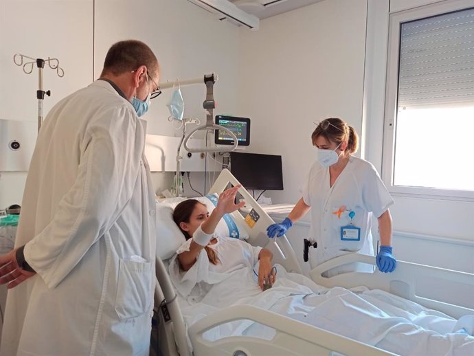 Una pacient que ha patit un ictus isqumic agut a l'Hospital Josep Trueta