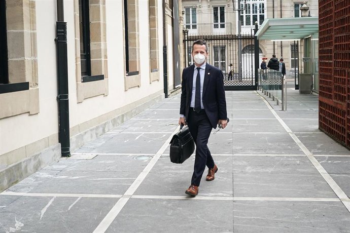 Archivo - El consejero de Educación del Gobierno vasco, Jokin Bildarratz