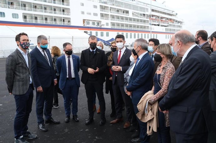 Inauguración del Moll de Balears del Port de Tarragona, con lel vicepresidente de la Generalitat, Jordi Puigneró, y  el presidente del Port de Tarragona, Josep Maria Cruset