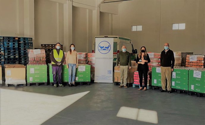 Manuel Lanza, Presidente del Banco de Alimentos de Toledo, y Natalia Castrillo, directora de Relaciones Externas de Mercadona en la provincia de Toledo,