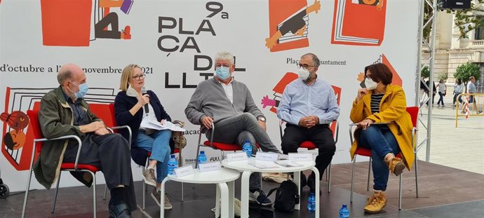 Presentación de las rutas literarias en la Plaa del Llibre