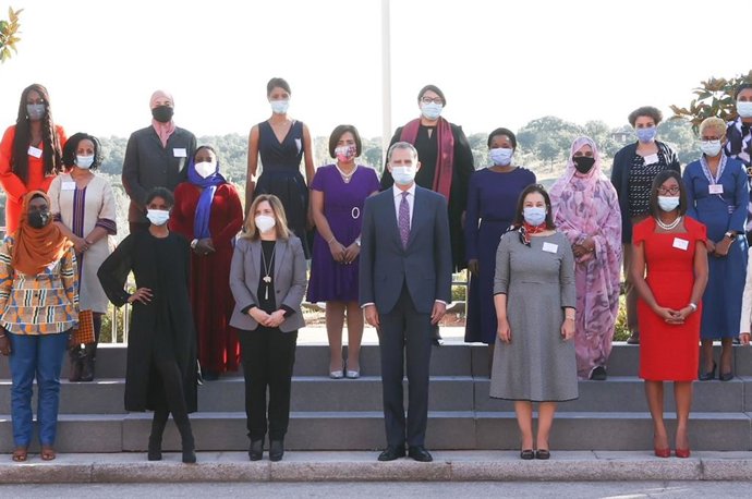 El Rey recibe a 20 mujeres líderes de África y el Mediterráneo que han visitado Madrid en el marco del programa RAISA de AECID