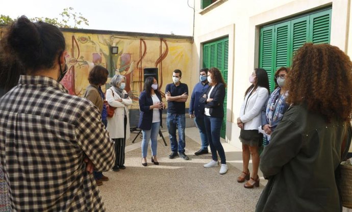 La presidenta del Consell de Mallorca, Catalina Cladera, en un encuentro en Algaida.