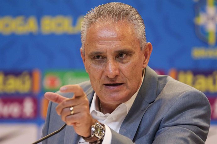 Archivo - 06 March 2020, Brazil, Rio de Janeiro: Tite, head coach of the Brazilian national soccer team, speaks during a a press conference to announce the players squad for the upcoming 2022 FIFA World Cup qualifier matches against Bolivia and Peru. Ph