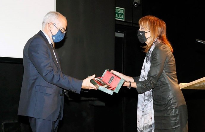 Homenaje al rector de la Universidad de Burdeos, Manuel Tuñon de Lara, en la clausura del Euskampus Bordeaux Eguna 2021