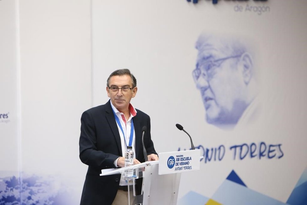 Archivo - El presidente del PP de Aragón, Luis María Beamonte.