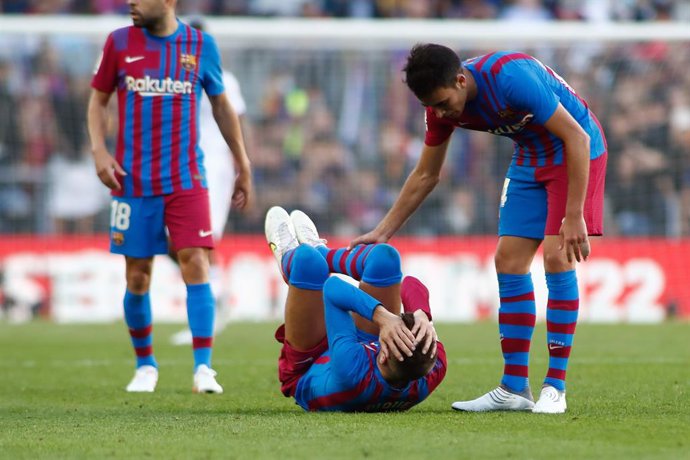 Gerard Pique of FC Barcelona hurts during the spanish league, La Liga Santander, football match played between FC Barcelona and Real Madrid at Camp Nou stadium on October 24, 2021, in Barcelona, Spain.