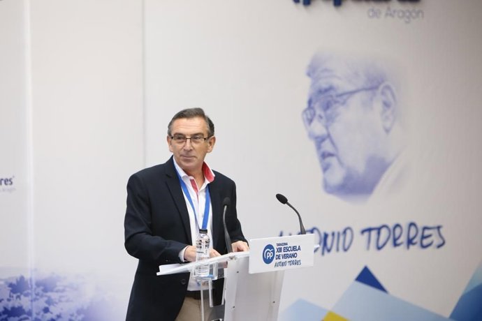 Archivo - El presidente del PP de Aragón, Luis María Beamonte.