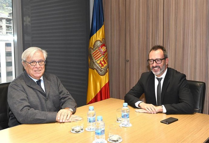 Peu de foto: Joan Clos y Víctor Filloy