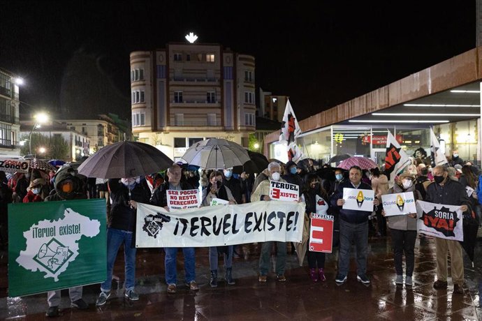 Más de 2.000 personas participan en una manifestación convocada por Soria ¡Ya! para solicitar al Gobierno de España la puesta en marcha de una fiscalidad diferenciada para las empresas, a 29 de octubre de 2021, en Soria, Castilla y León (España). 