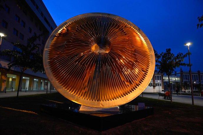 413 By Vasily Klyukin Outside The Russian State Museum In Malaga. (Prnewsfoto/The Marketing Nation On Behalf Of Vasily Klyukin)