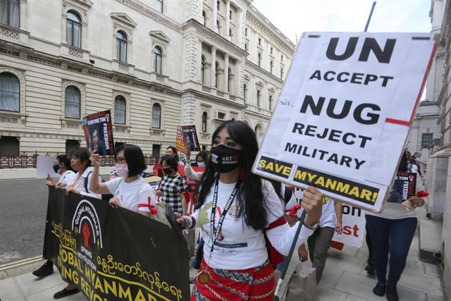 Archivo - Protestas contra el golpe de Estado en Birmania