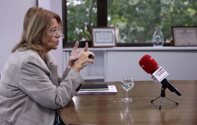 La vicesecretaria de Sectorial del PP, Elvira Rodríguez, posa tras una entrevista para Europa Press en su despacho de Génova, a 29 de octubre de 2021, en Madrid, (España).