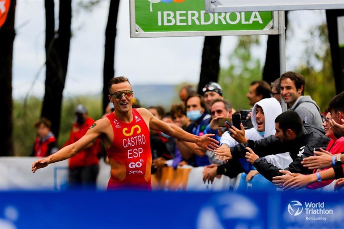 El español David Castro, campeón del mundo de acuatlón