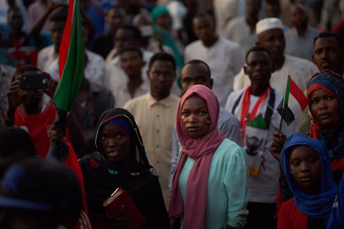 Archivo - Mujeres sudanesas en primer plano durante las protestas antigubernamentales en mayo de 2019.