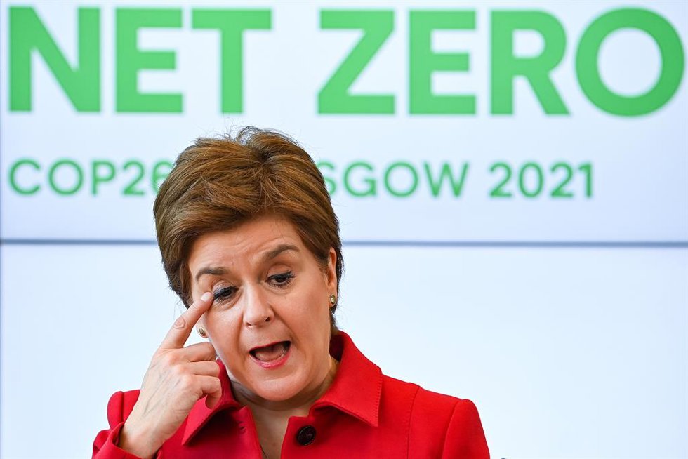 25 October 2021, United Kingdom, Glasgow: First Minister of Scotland Nicola Sturgeon delivers a keynote speech in the Technology and Innovation Centre during a visit to the University of Strathclyde, Glasgow, ahead of Cop26 in which she set out how the