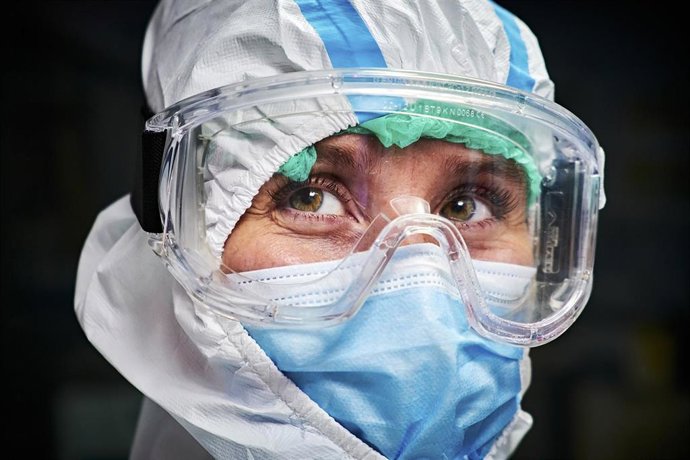 Archivo - Una de las imagenes que integrarán la exposición fotográfica 'La UCI en tiempos de pandemia', obra de Fran Fernández que expondrá el Museo de Huelva.