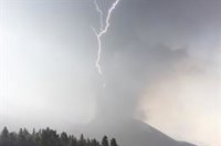La Aemet registra 16 rayos volcánicos en La Palma