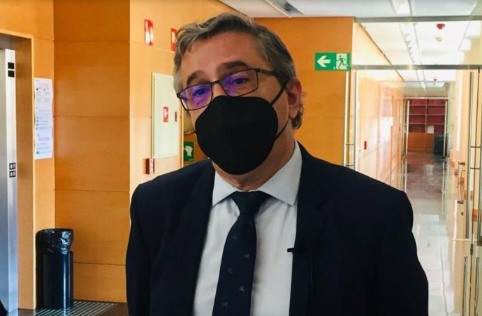 Archivo - El portavoz adjunto del Grupo Popular en les Corts José Antonio Rovira,