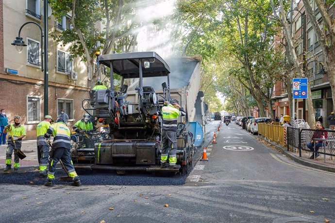 El plan extraordinario de asfaltado comienza el martes en La Almozara, Delicias y Universidad.