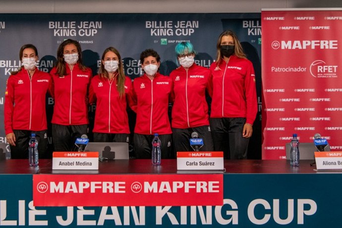 Nuria Párrizas, Sara Sorribes, Anabel Medina, Carla Suárez, Aliona Bolsova y Rebeka Masarova, equipo español de la Billie Jean King Cup