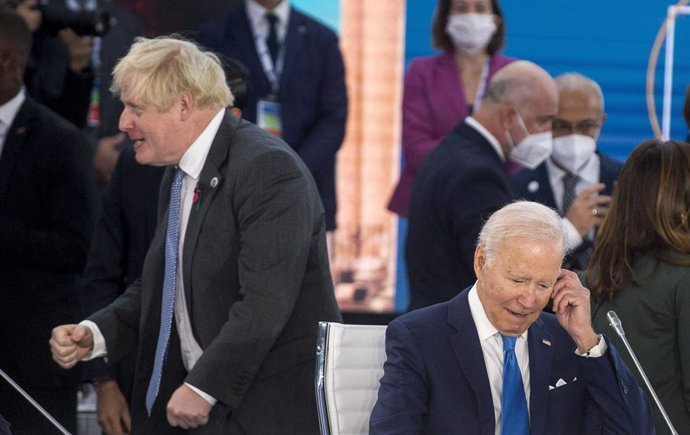 El primer ministro británico, Boris Johnson, y el presidente de Estados Unidos, Joe Biden, en la cumbre del G-20 en Roma