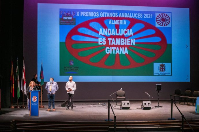 Diputación y Ayuntamiento de Almería reclaman la cultura del pueblo gitano en los X Premios 'Hermandad gitana'