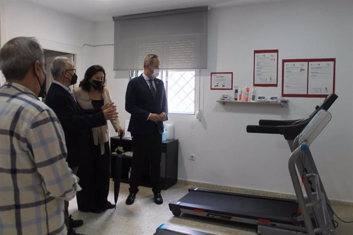 Imagen de la visita a las nuevas instalaciones de la Asociación Cardiaca Nuevo Camino para el Corazón onubense (Ancco).