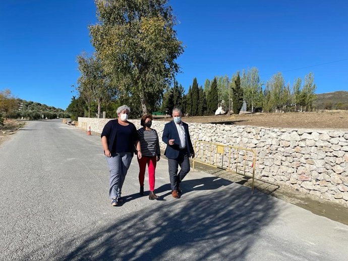 Diputación de Granada refuerza el firme de la travesía de Campotéjar
