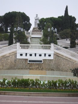 Archivo - Imagen de archivo de la escalinata del Batallador, en el Parque Grande José Antonio Labordeta de Zaragoza.
