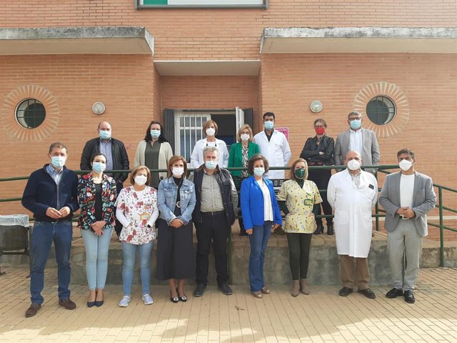 La viceconsejera de Salud y Familias, Catalina García, ha visitado la localidad de Arroyo del Ojanco