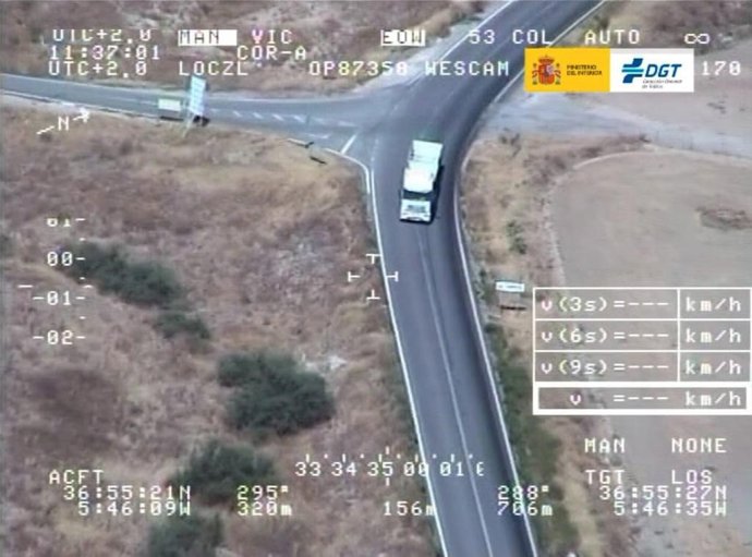 Archivo - DGT intensifica la vigilancia de furgonetas, camiones y autobuses en carreteras de la provincia