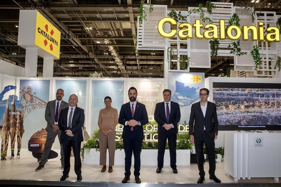 El conseller de Empresa y Trabajo de la Generalitat, Roger Torrent, en la feria World Travel Market de Londres (Reino Unido)