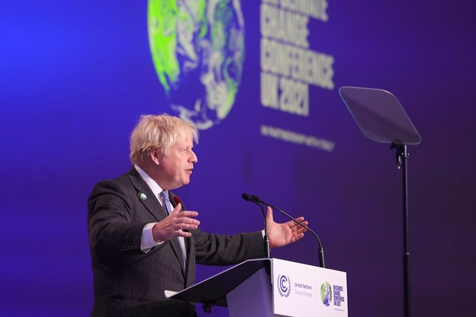 El primer ministro británico, Boris Johnson, da la bienvenida a los líderes mundiales a la COP26 y les urge a que la cita marque "el principio del fin del cambio climático".