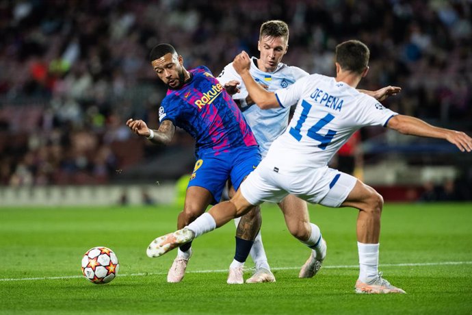 9 Memphis Depay of FC Barcelona in action during the UEFA Champions League, football match played between FC Barcelona and Dinamo de Kiev at Camp Nou stadium on October 20, 2021, in Barcelona, Spain.