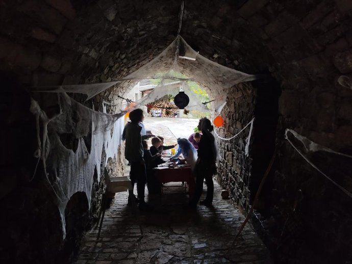 Aínsa-Sobrarbe registra en octubre su mejor cifra de turistas de los últimos 20 años.