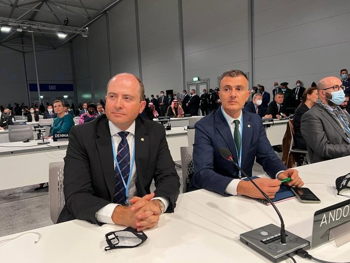 L'ambaixador d'Andorra en l'el Regne Unit i en la República d'Irlanda, Carles Jordana, i el secretari d'Estat d'Agricultura i Sostenibilitat d'Andorra, Marc Rossell, en la COP26