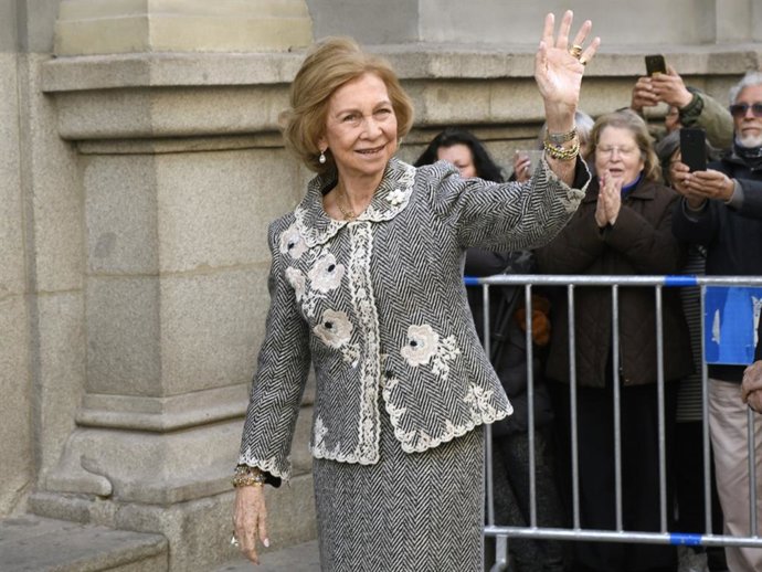 Archivo - La Reina Sofía es uno de los miembros más queridos de la Familia Real