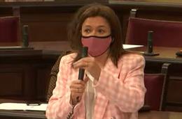 Archivo - La consellera de Presidencia, Función Pública e Igualdad, Mercedes Garrido, durante el pleno del Parlament.