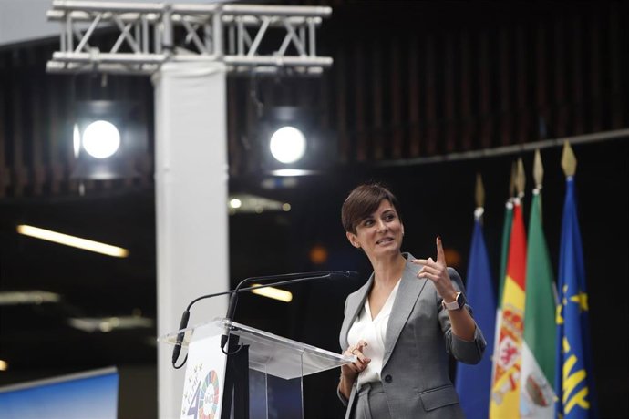 La ministra de Política Territorial, Isabel Rodríguez, interviene  en la inauguración de la Jornada '40 Años de la FEMP, Proximidad y Poder Local' a 28 de octubre 2021 en Torremolinos (Málaga, Andalucía)