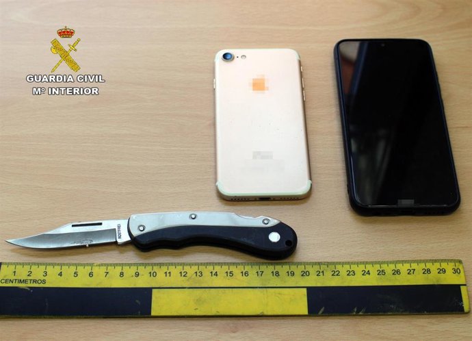 Imagen de los efectos intervenidos al detenido