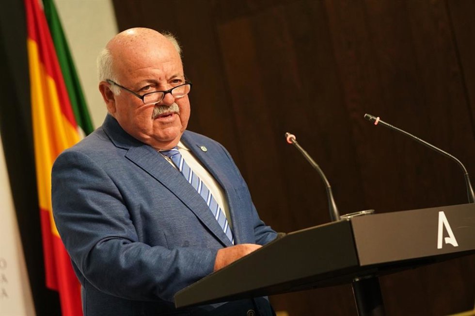 El consejero de Salud y Familias, Jesús Aguirre.