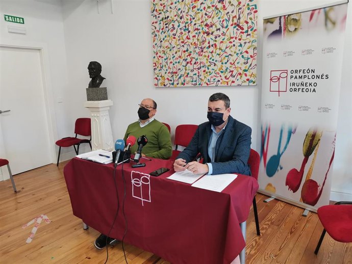 El presidente del Orfeón Pamplonés, Daniel Sánchez, y el director artístico, Igor Ijurra.