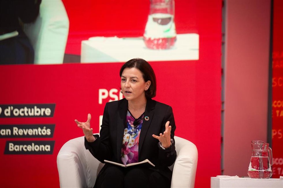 La portavoz del PSOE en el Senado y exportavoz del PSC en el Parlament, Eva Granados, interviene en la inauguración de la Escuela de Otoño del PSC, a 8 de octubre de 2021, en Barcelona, Cataluña, (España). La Escuela de Otoño del PSC reúne a los princip